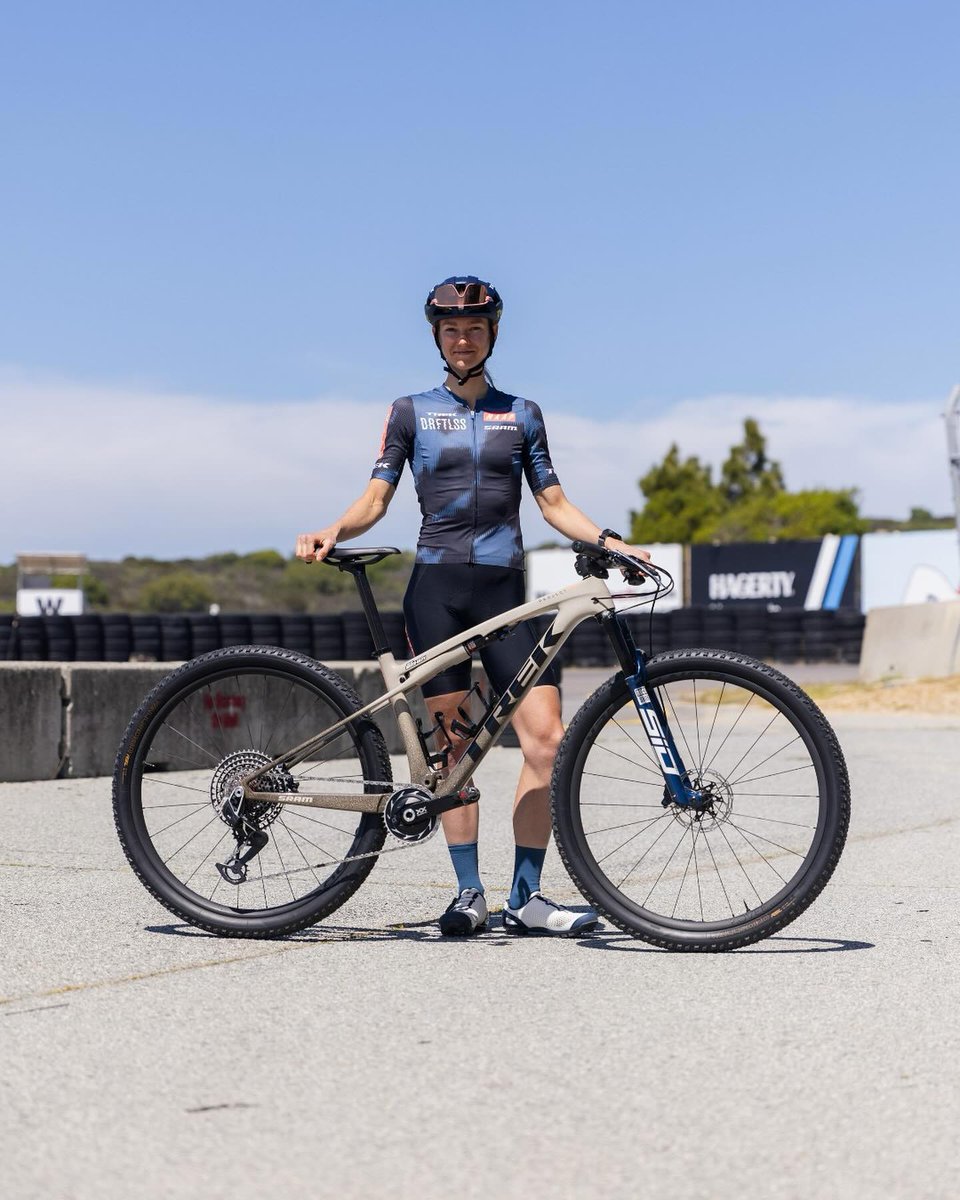 Hello 👋 from Laguna Seca Raceway 🏎️🏁 The Driftless crew is swapping their Checkpoints for Supercalibers for the Fuego XL race at the 2024 @seaotterclassic. These rigs differ slightly from the drop bars and skinny tires they normally ride, but the vibe never changes!