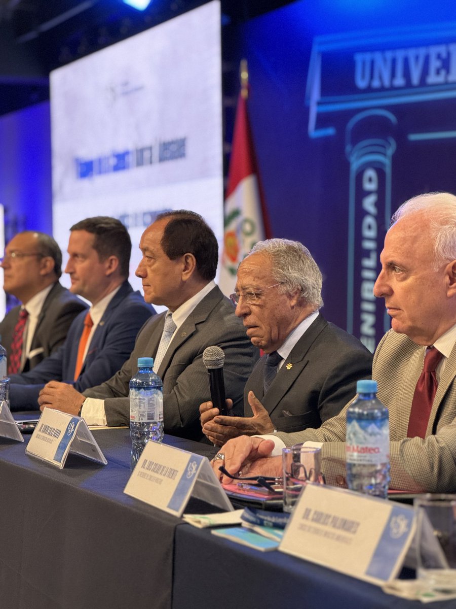 Dr. Ramiro Salas, gran canciller de la USIL: "Nuestra cátedra trasciende las fronteras. Me siento muy feliz de conocer al Dr. Ulrich. El objetivo es abrir la mente a nuestros estudiantes y seguir promoviéndola con iniciativas multinacionales". #CátedraKonradAdenauer
