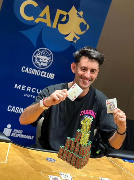 ¡<a href="/GonzaGottlieb/">Gonza Gottlieb 🤙🏼</a> 🇦🇷 campeón otra vez! 🏆

Nuestro lector se quedó con el High Roller u$s 800 del <a href="/CAPoker/">CAP</a> Santa Rosa 🇦🇷 y un premio de u$s 20K. Es su 2° título del año, ya que en Marzo ganó el SHR 1.5K del #CAPBuenosAires por u$s 68K. Lleva 5⃣ 🏆 en el CAP. 

Felicitaciones CHAMP!