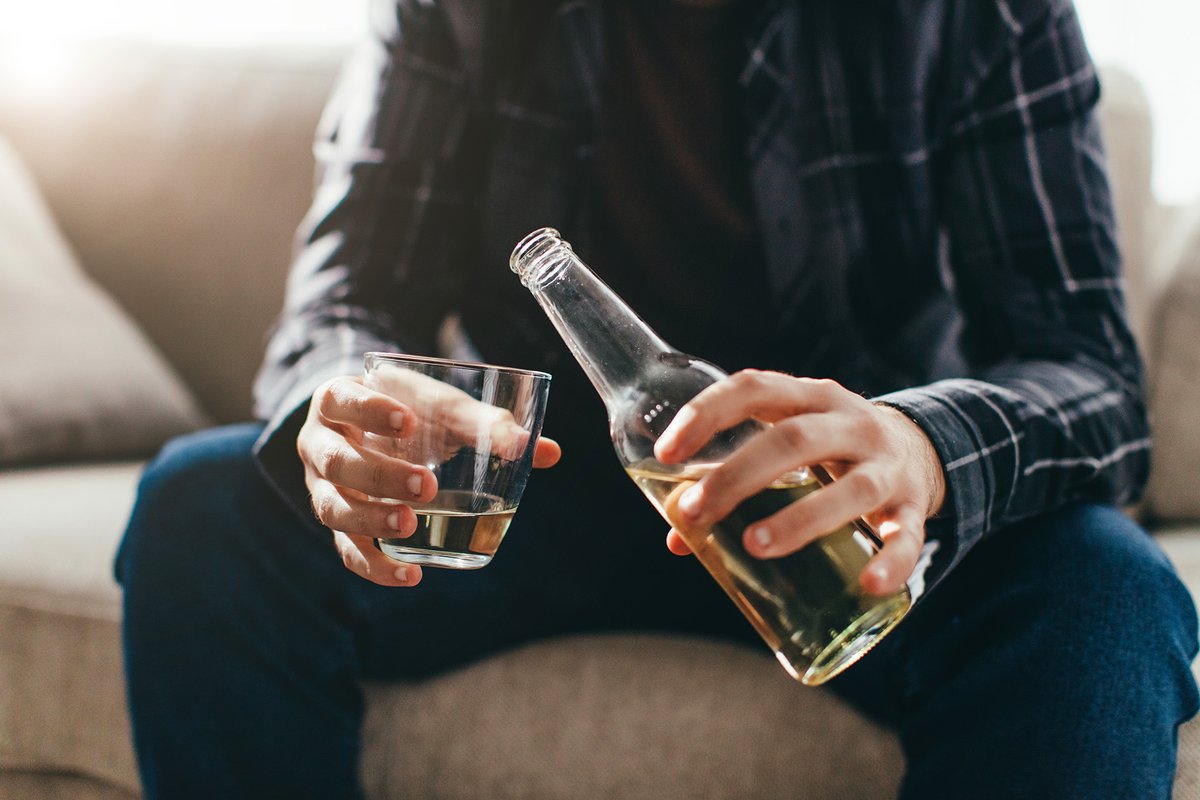Many people have heard that alcohol is good for the heart. But a new Kaiser Permanente @kpdor study suggests that may not be the case: More than one alcoholic drink a day increases the risk for heart disease, especially in women. k-p.li/3Ul04wC