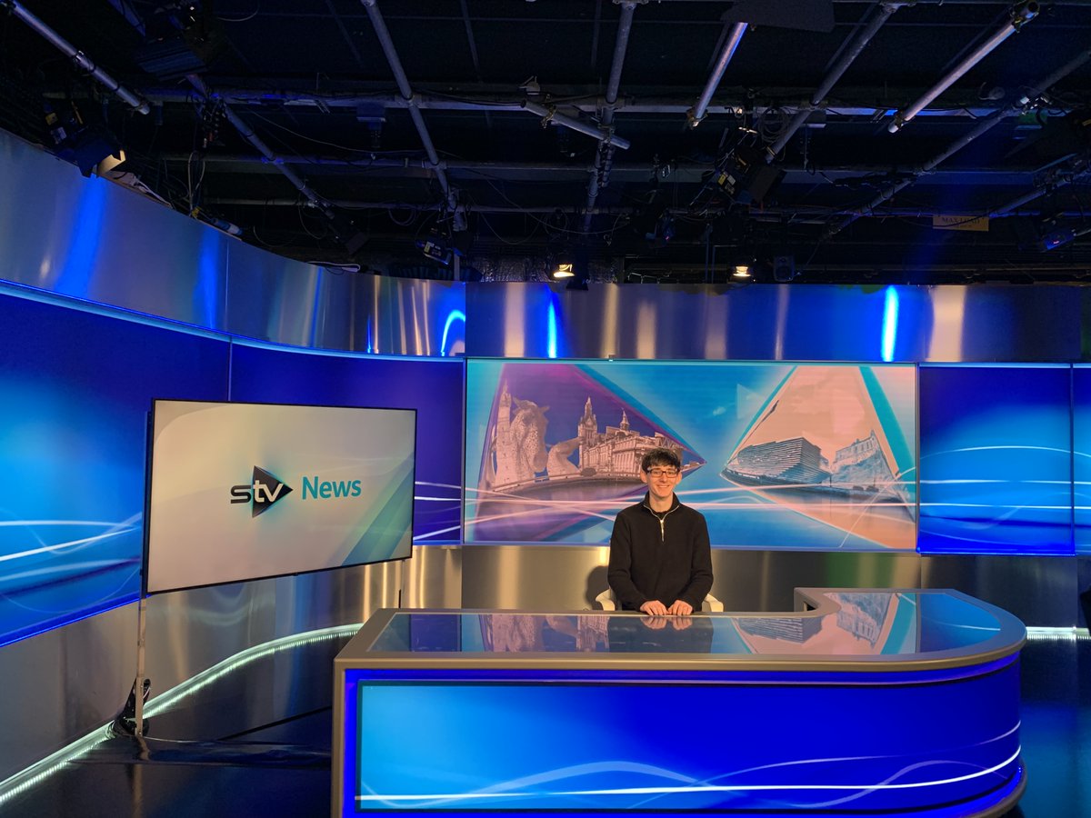 Huge thank you to Ewan at @STVstudios for showing our member Ethan around the studios this morning. Ethan is interested in journalism, and really enjoyed the visit! #WhoCaresScotland #CareExperienced