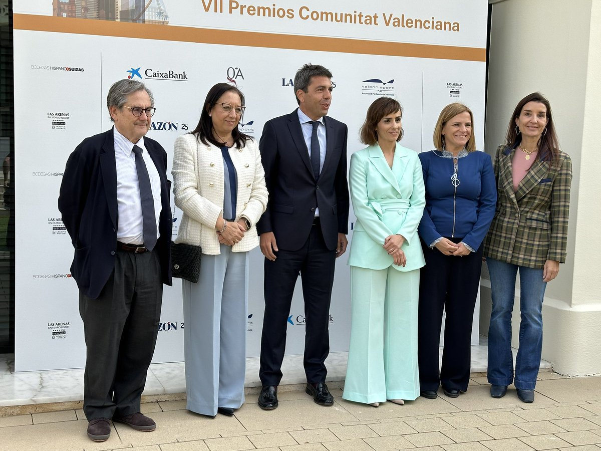 Enhorabuena a @larazon_cv por la VII edición de sus Premios Comunitat Valenciana 🏆Un reconocimiento al trabajo de personas, empresas y organizaciones de nuestra comunidad. 🚀Gran organización de @AliciaMartiC @Anagandres, Toni Jr y el equipazo de La Razón CV. 👏🏻