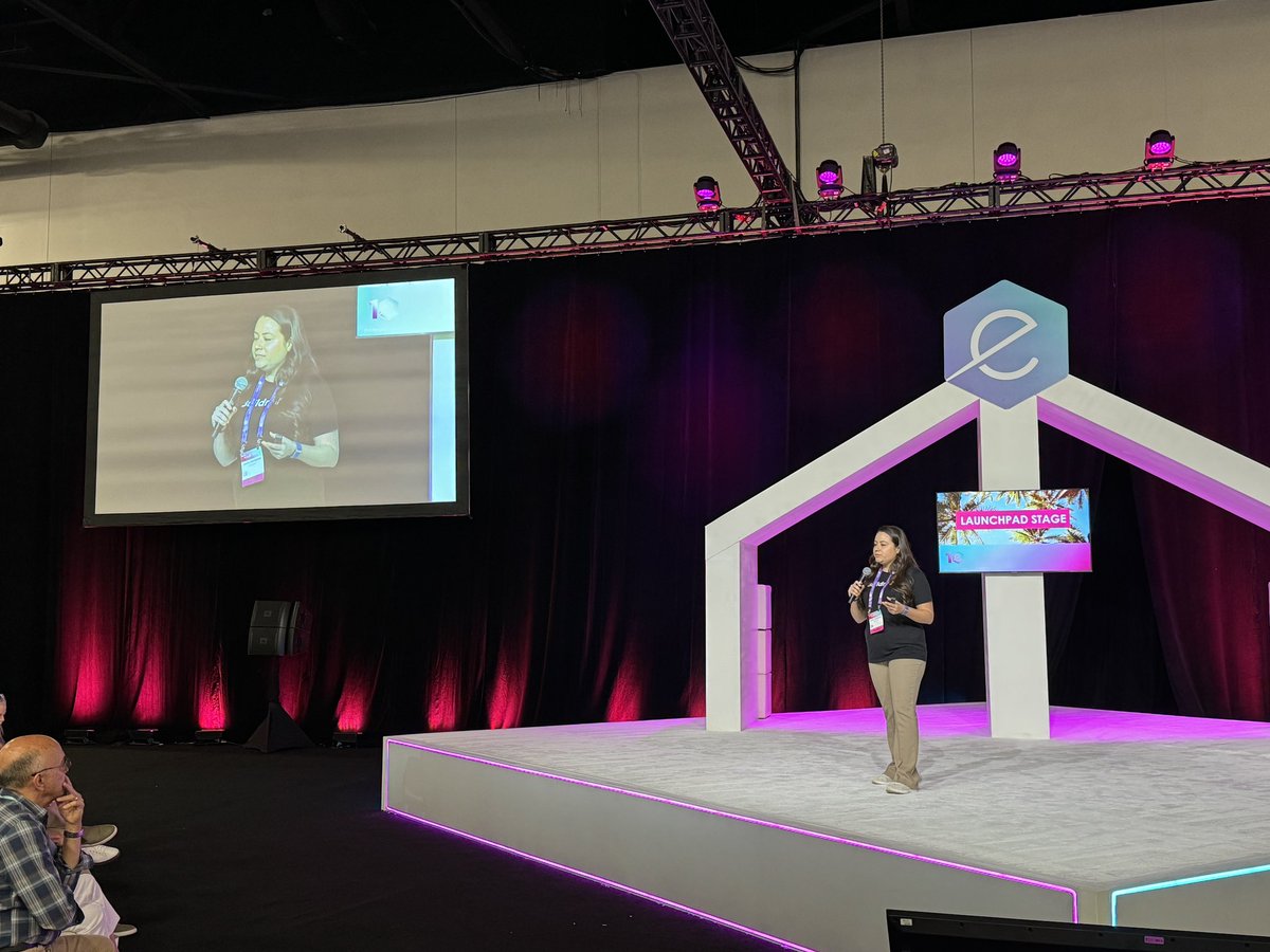 Our rockstar from the last cohort of @VentureMiami Built in Miami program Isabel Rodriguez @isarodriguezcl_ stormed the @eMergeAmericas Launchpad stage as one of the Top 10 selected startups for pitch competition! Go @buildrfi!!! 🚀🚀