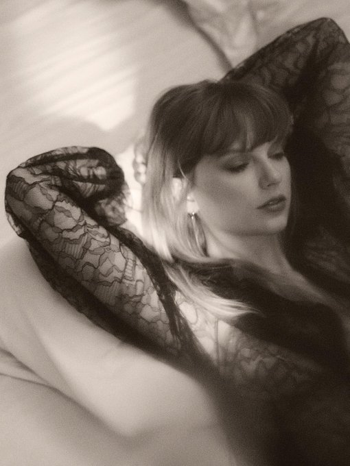 porqueTTarg's tweet photo. "Rolling Stone": 

Porque la revista le dio una calificación perfecta de 100/100 a "The Tortured Poets Department" de Taylor Swift, siendo nombrado como un "clásico instantáneo". https://t.co/yvb2f4SEpf