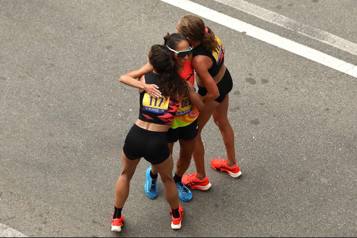 Women supporting women Let others’ success inspire you rather than threaten you. So awesome to be sandwiched by these amazing women in Boston 🇺🇸 Women supporting women also makes me think of women living in extreme poverty, and what I can do to help them. I committed this race…