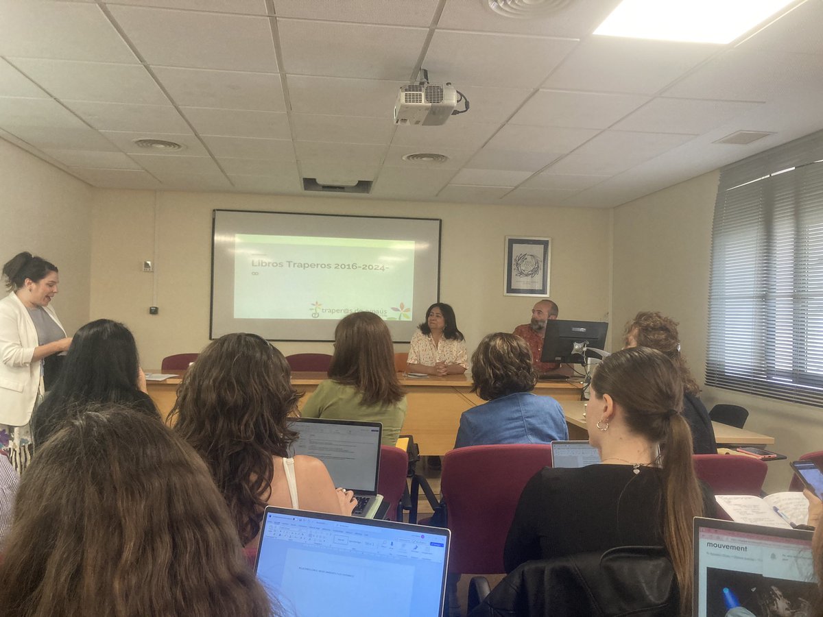 AliciaAhora's tweet photo. Concluimos hoy en Mazarrón nuestro curso Erasmus BIP “Cultura igualitaria frente a los desafíos del desarrollo sostenible” de @LetrasUM @umu en el que han participado docentes y estudiantes de doce universidades europeas. Una experiencia magnífica. Creando redes de conocimiento https://t.co/nhQEARdFkN