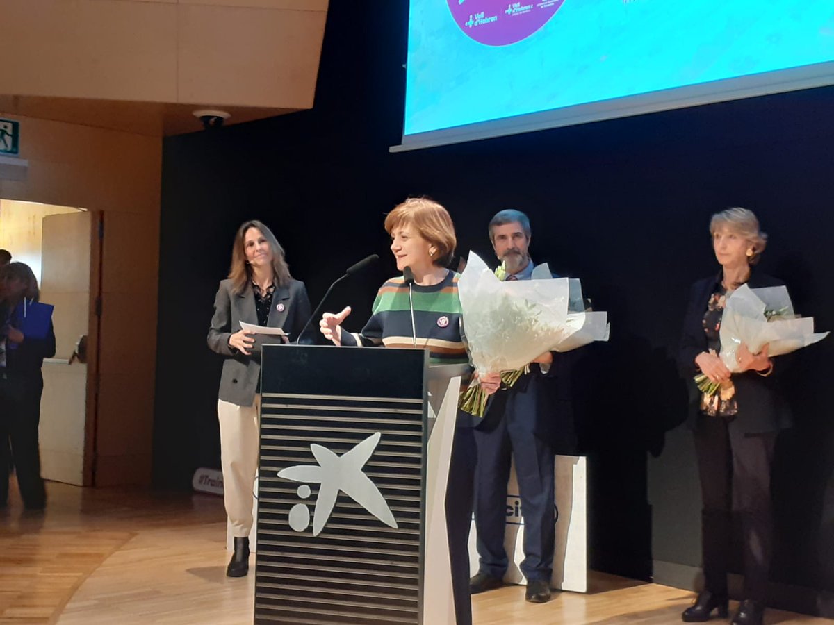 VHIR_'s tweet image. Les doctores Francina Munell i Anna Meseguer, com a antigues coordinadores del #MasterVHIR, i el Dr. @JosepQuerSivila, com a coordinador actual, recorden els inicis del programa i els reptes i assoliments durant aquests anys.