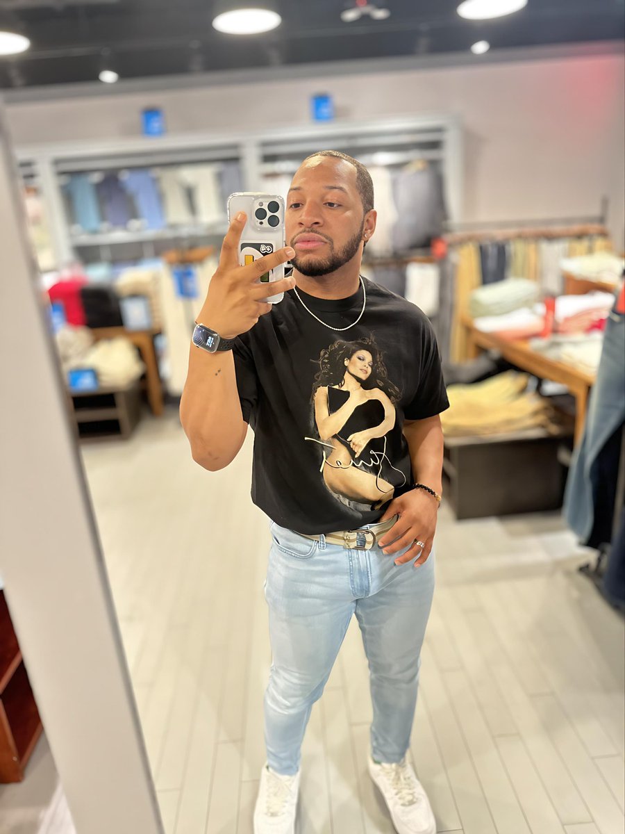jatariusjarrett's tweet photo. another Friday, another @JanetJackson shirt๐ฎโ๐จ๐ฅ
#JanetJackson #AllForYouTour #TogetherAgainTour https://t.co/sj12BM5w8h