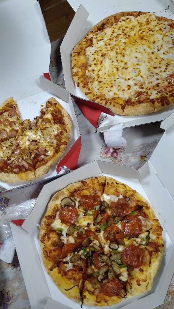 晩ごはんはピザでした。
#ピザ　#ドミノピザ