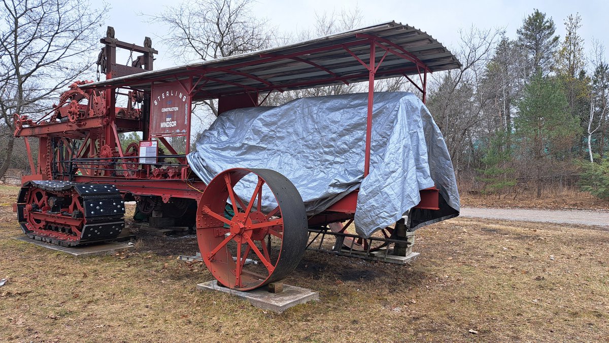 UteSchmid's tweet photo. @VisualsbySauter Thanks for inviting us to share #vehiclephotography. These #mightymachines were snapped &amp; are part of the collection at the #simcoecountymuseum in #minesingontario. #ResidentialTourist #Snowflakelady https://t.co/iQBq5FG01L