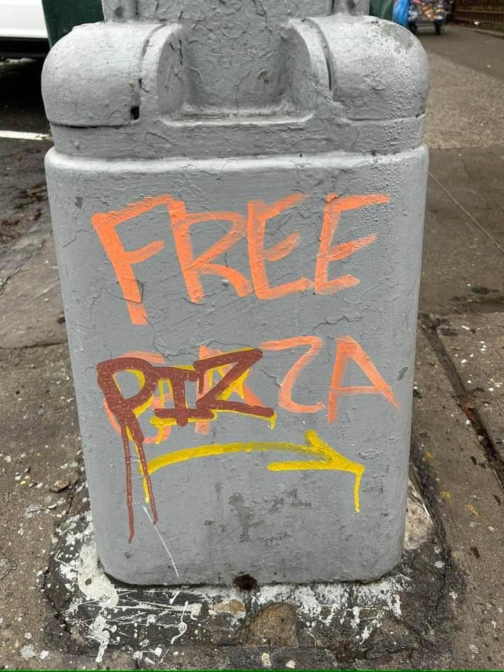 #FreePizza ✊🏼🍕