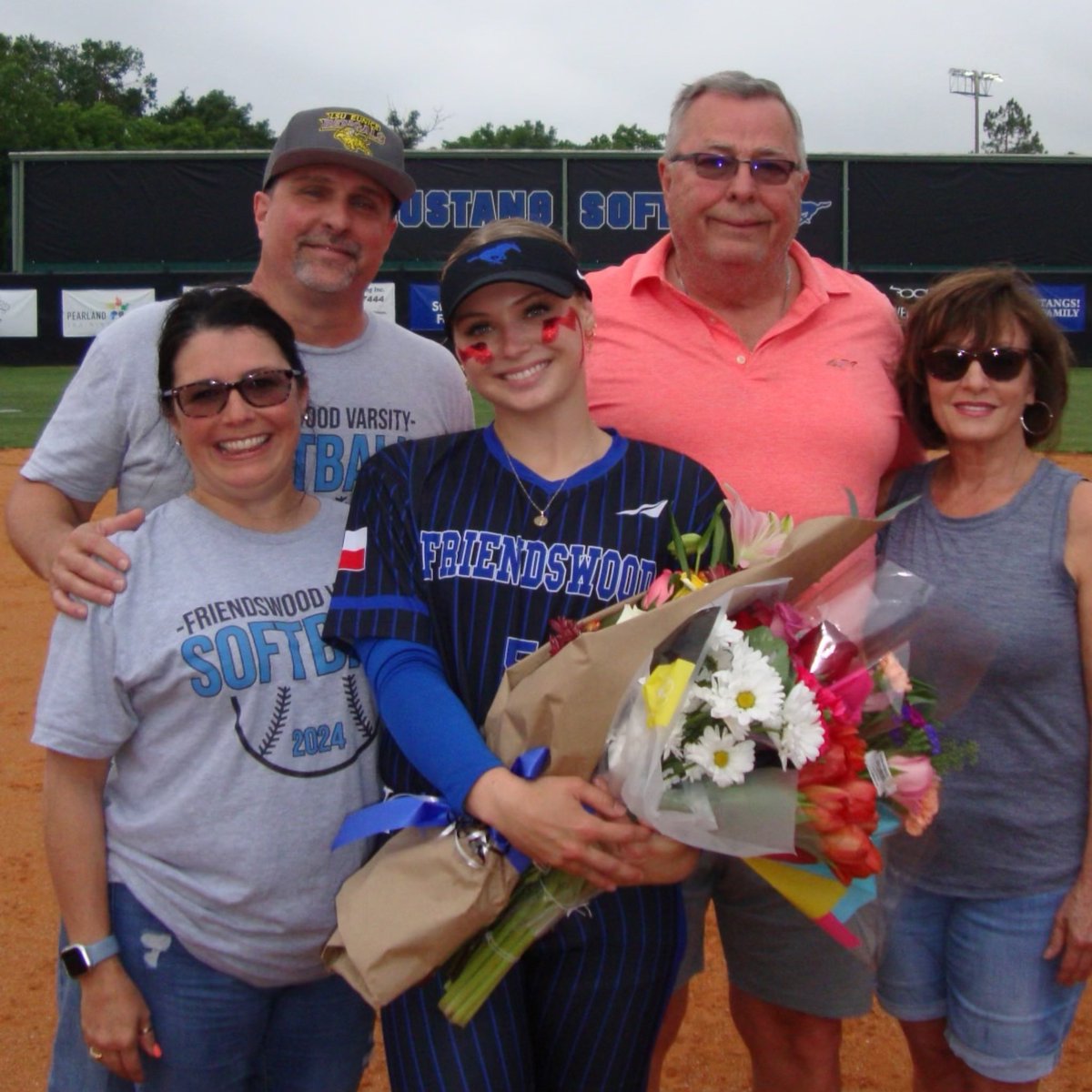 Bella Halata 2023 OF
LSUe commit
Friendswood HS

Senior Night for Bella @ Friendswood HS. Congrats on a great high school season so far!!! Playoffs now!

<a href="/BellaHalata/">Bellamarie Halata</a>