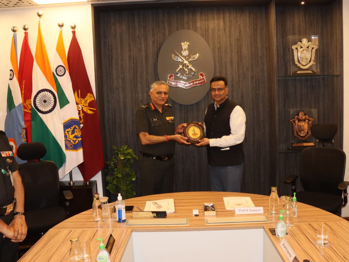 In yet another major step forward, under the aegis of Gangwal School of Medical Sciences and Technology, #IITKanpur signed a MoU with the Armed Forces Medical Services aimed at developing technologies to address healthcare problems faced by soldiers in difficult terrains. 

#iitk