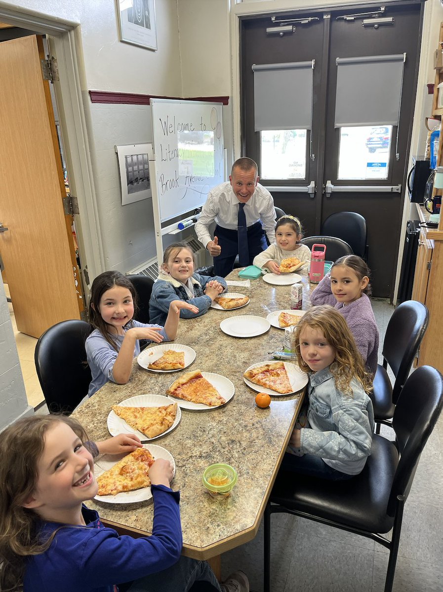 Congratulations to Abigail on her recent raffle win which earned her lunch with the Principal (and some friends) @BrookAveSchool @BayShoreSchools.