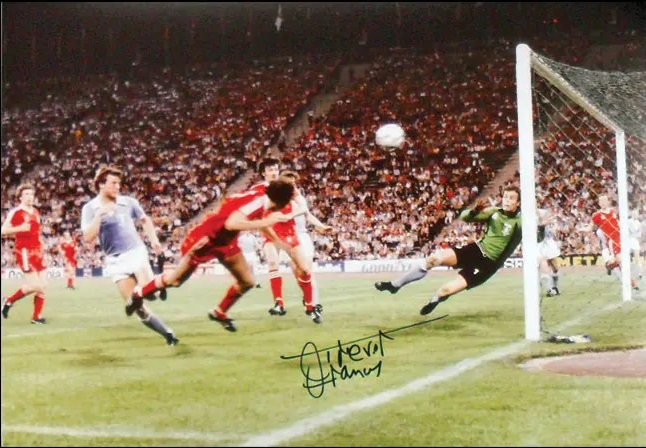 Nottingham Forest legend Trevor Francis would have been 70 today. He will be fondly remembered for scoring the winning goal in the 1979 European Cup Final 🩷🌳🏹 #COYR
