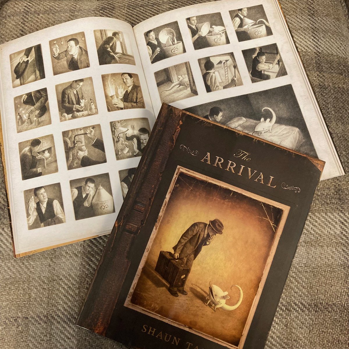 The Book Nook tweet media