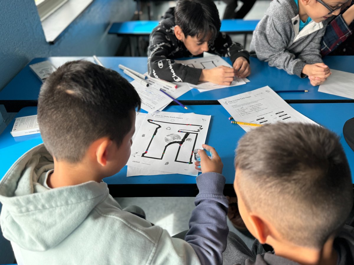 WH_ENL's tweet photo. Great Morning at @CornwellAveES These ELLs CODED their @Ozobot to celebrate earth day! Ss worked in pairs to get their bot around the map! Celebrating Earth Day with Coding & Language #EllsCan #WHe @WhufsdRams https://t.co/m0KKtu1j83
