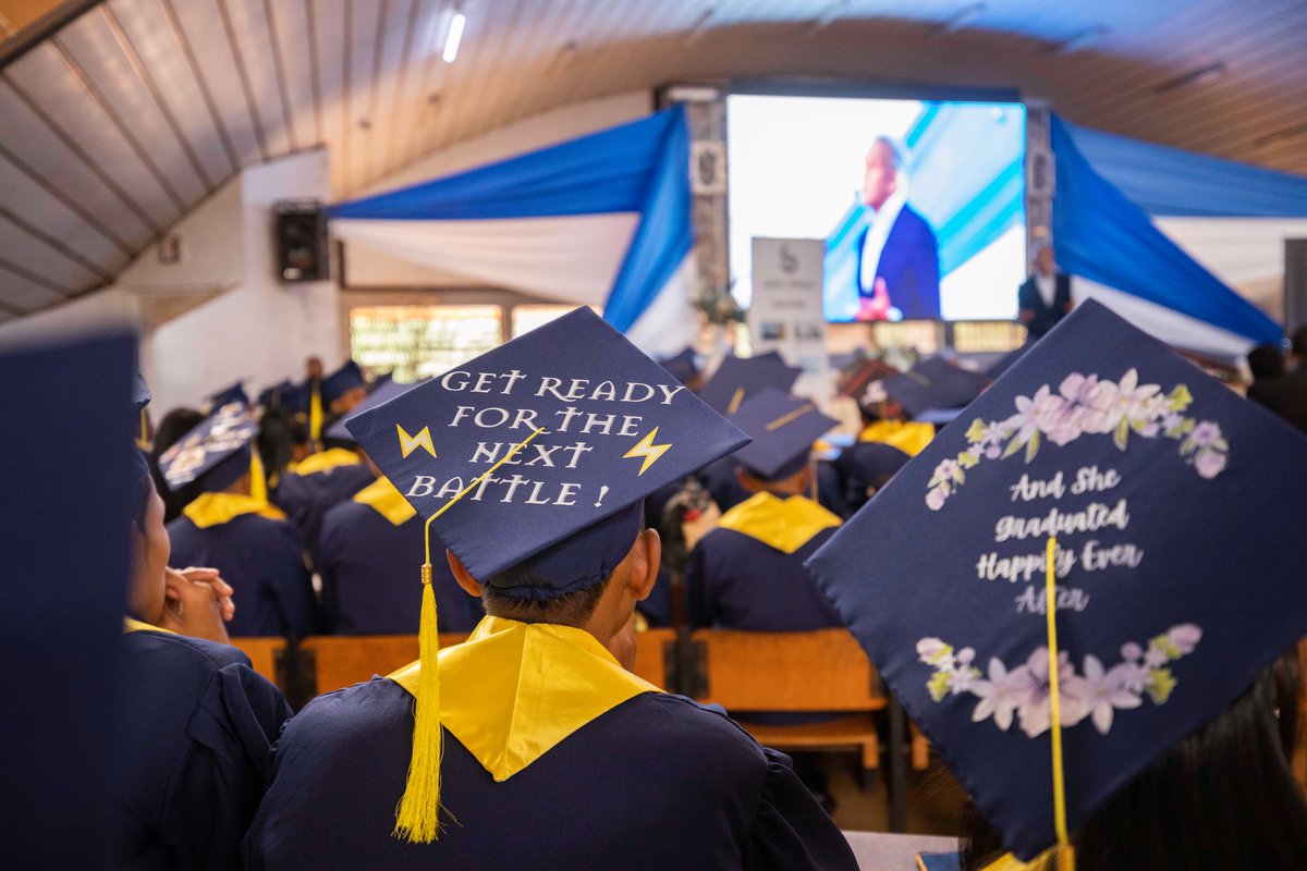 À tous les étudiants de l’Université d’Antananarivo : Nos échanges et ces moments de partage ont rendu cette conférence mémorable. #MERCI Félicitations aux brillants diplômés de la promotion ANTSIVA de la Faculté économie, gestion et sociologie; futurs leaders ! #VisionForMore