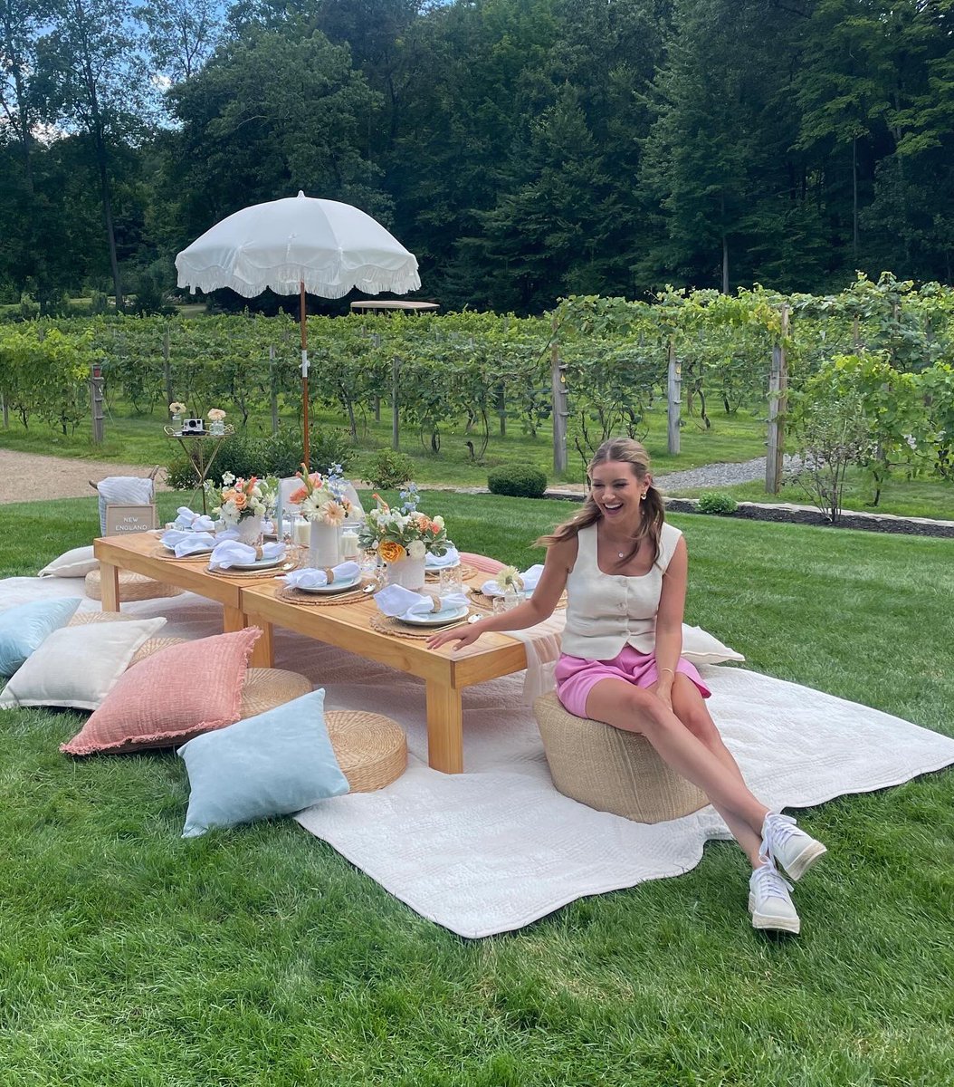 ItsRachelHolt's tweet photo. A BRAND NEW season of @NELivingTV airs this Sunday and we can't wait for you to see what this season will bring.
(One day you're feeling glam at an outdoor picnic, the next you're humbled in a life jacket. You just never know.)
📺 11:30am on @wbz https://t.co/uw9GY12Vkz