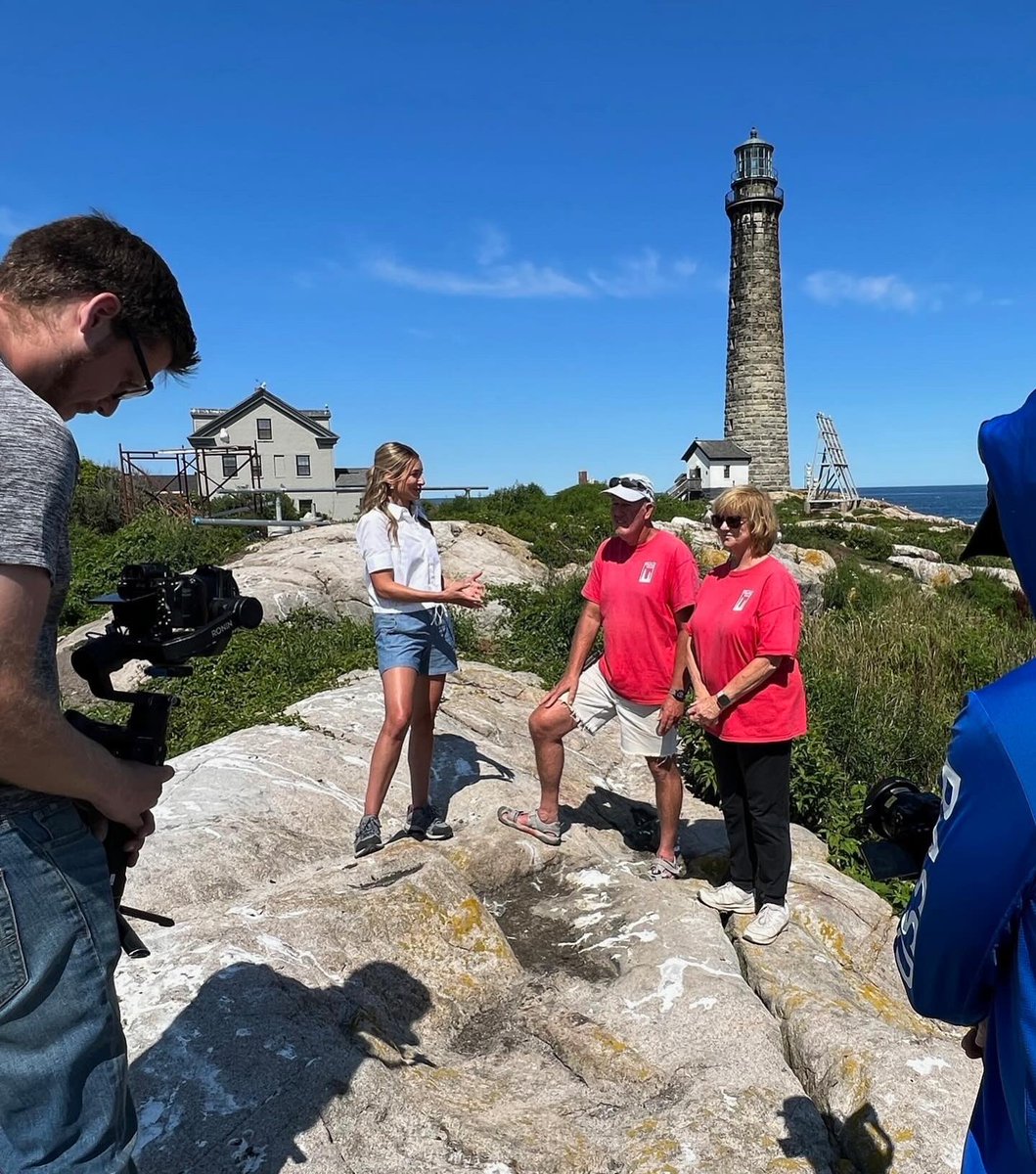 ItsRachelHolt's tweet photo. A BRAND NEW season of @NELivingTV airs this Sunday and we can't wait for you to see what this season will bring.
(One day you're feeling glam at an outdoor picnic, the next you're humbled in a life jacket. You just never know.)
📺 11:30am on @wbz https://t.co/uw9GY12Vkz