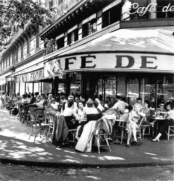 Robert Capa. Café de Flore, Saint-Germain-des-Prés 1952. Paris 6e