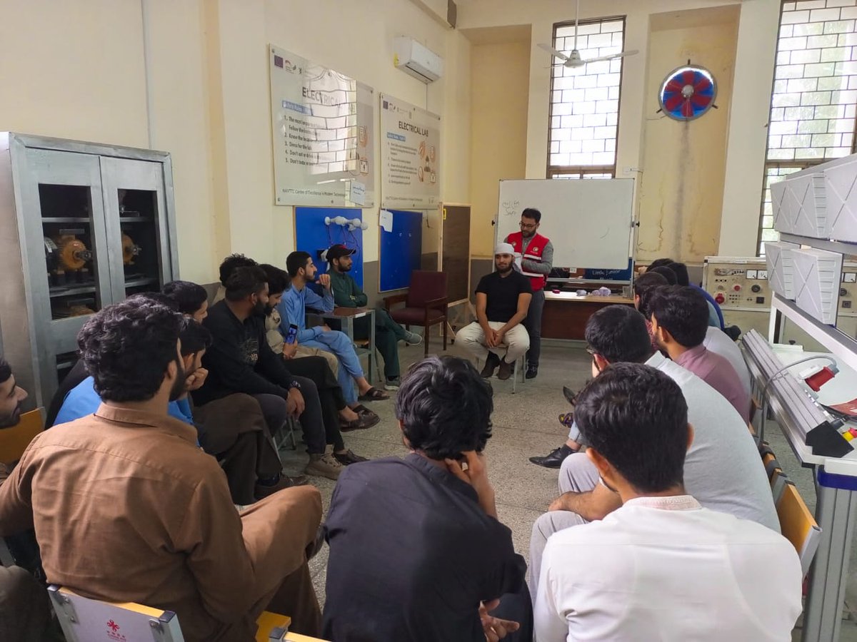 🚑 Every life matters: First aid is an act of willingness to save each and every life without any discrimination.

PRCS organized a Basic First Aid training session at the National Vocational & Technical Training Commission.

#SafetyMatters #CommunityEmpowerment #FirstAidTraining