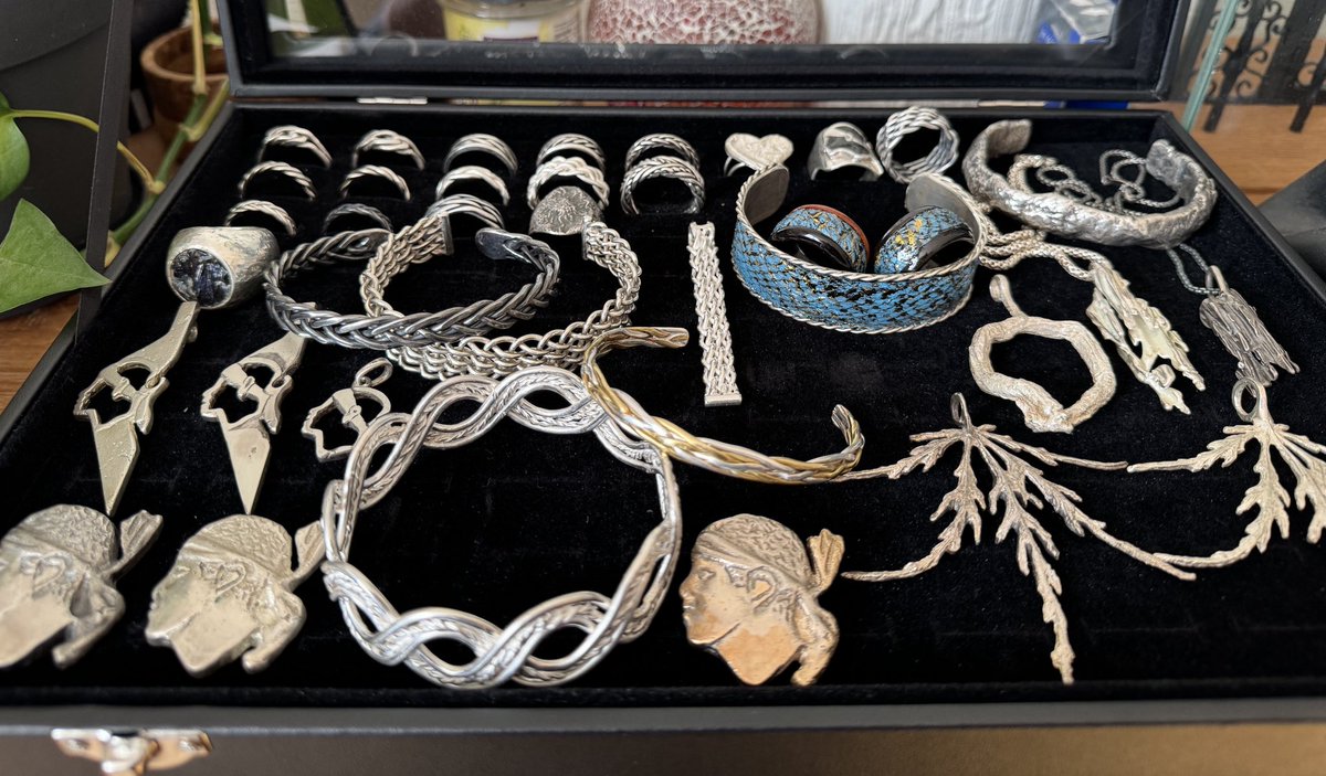 Il va bien falloir qu'un jour je mette en vente quelques pièces 🤔