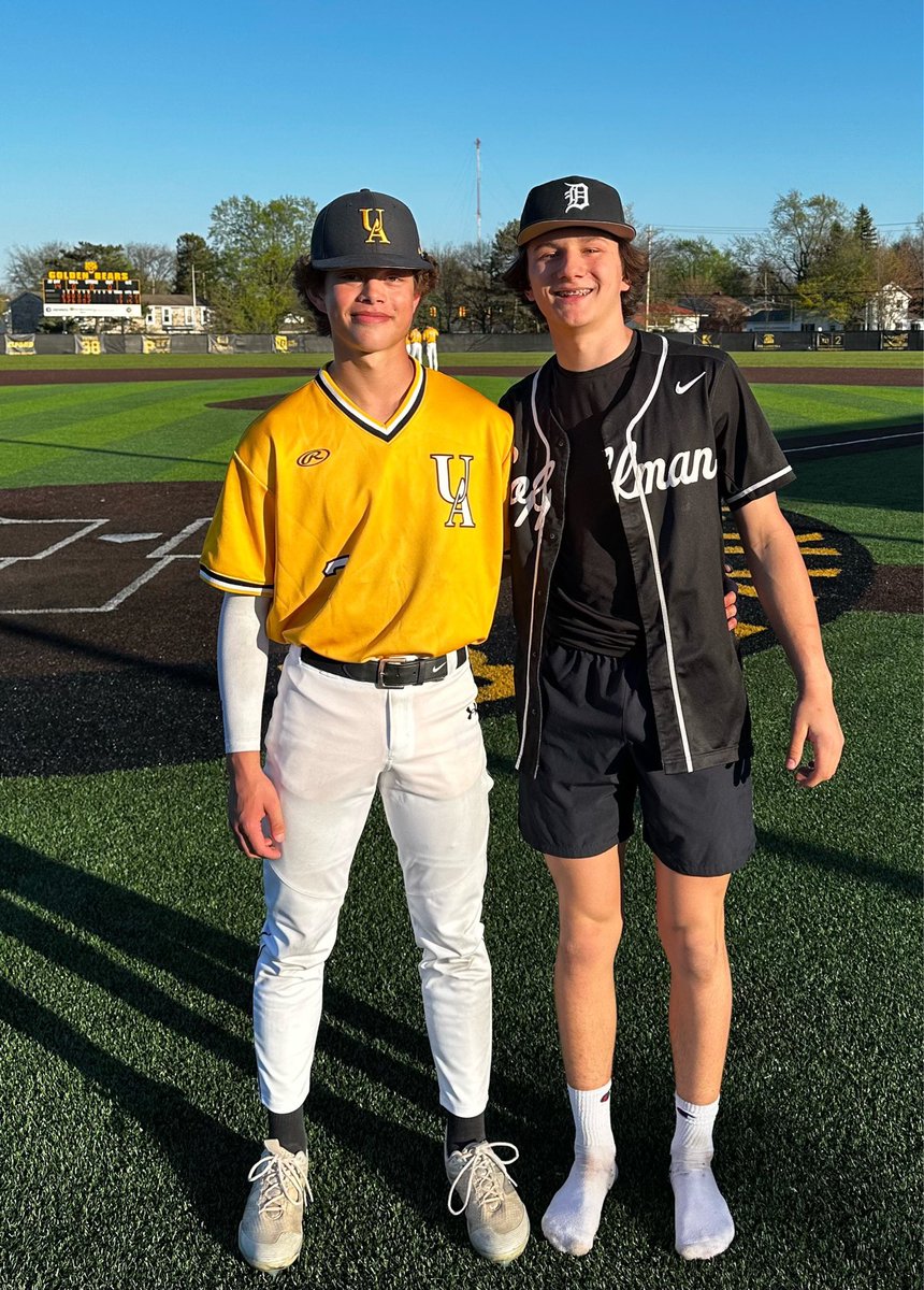 OEBWhite2027's tweet photo. Dawgs!! @Luke_Agbunag @Matty_glatz2027 @BrendanCox0303 https://t.co/WUda2yoXn7