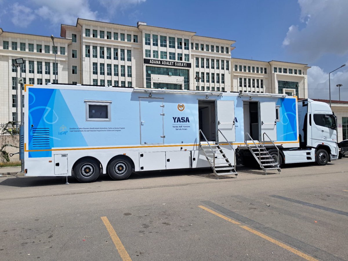 optimatechnic's tweet photo. Mobile Legal Aid Trailer @barolar @optimatechnic https://t.co/CCMI7JMAYk