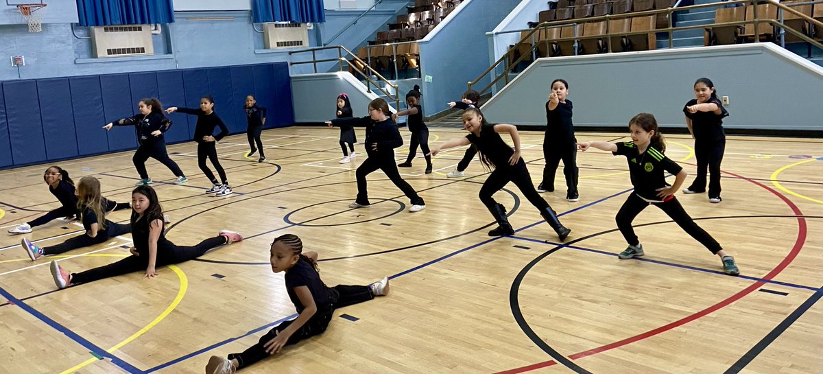 Our ⁦@BrookAveSchool⁩ Dance Club had a dress rehearsal performance in preparation for the upcoming “@BayShoreSchools⁩ Dances.”