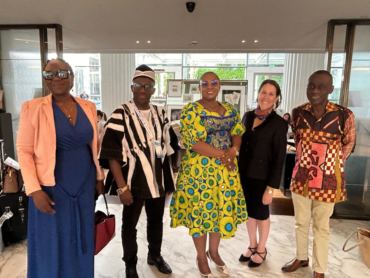 The Atlantic community was well represented at @OurOceanGreece this week! 🇬🇭@MofadGhana met with 🇺🇸 Senior Coordinator for Atlantic Cooperation Ambassador Jessye Lapenn to talk about sustainable blue economic development in coastal communities. 🌊🐟🌍 state.gov/atlantic-coope…