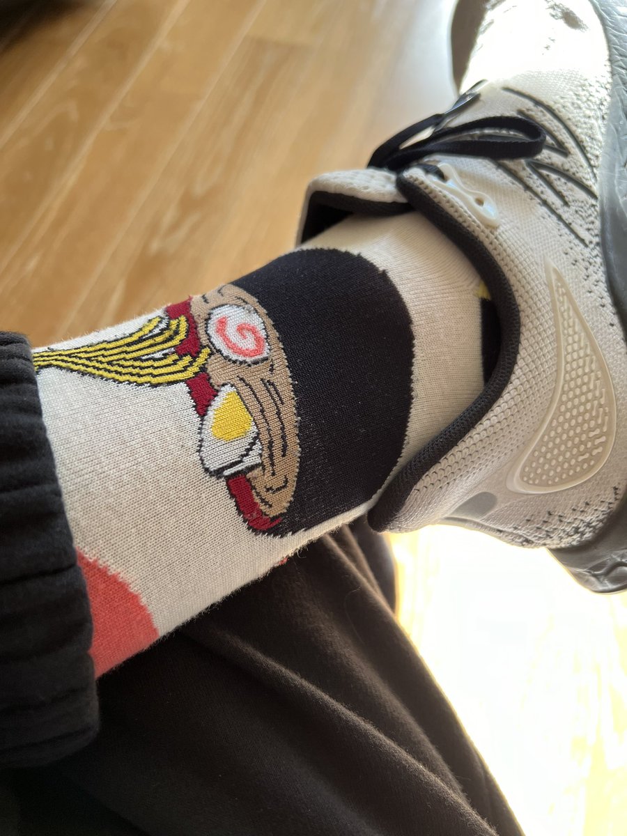 sonoJeco's tweet photo. In love with this socks https://t.co/nK3h34a6uK
