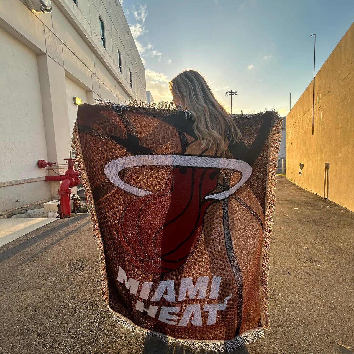 Friday & playoff basketball. Can't think of a better combination. 🏀 Whether your team is in our out, rep your favorite @NBA team all year long: bit.ly/3PBhumR 📸: shannonoshaughnessy on IG #NBA | #NBAPlayoffs | #Northwest