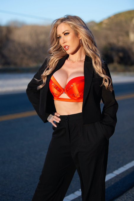 On or off? https://t.co/JTdr4FsDwm