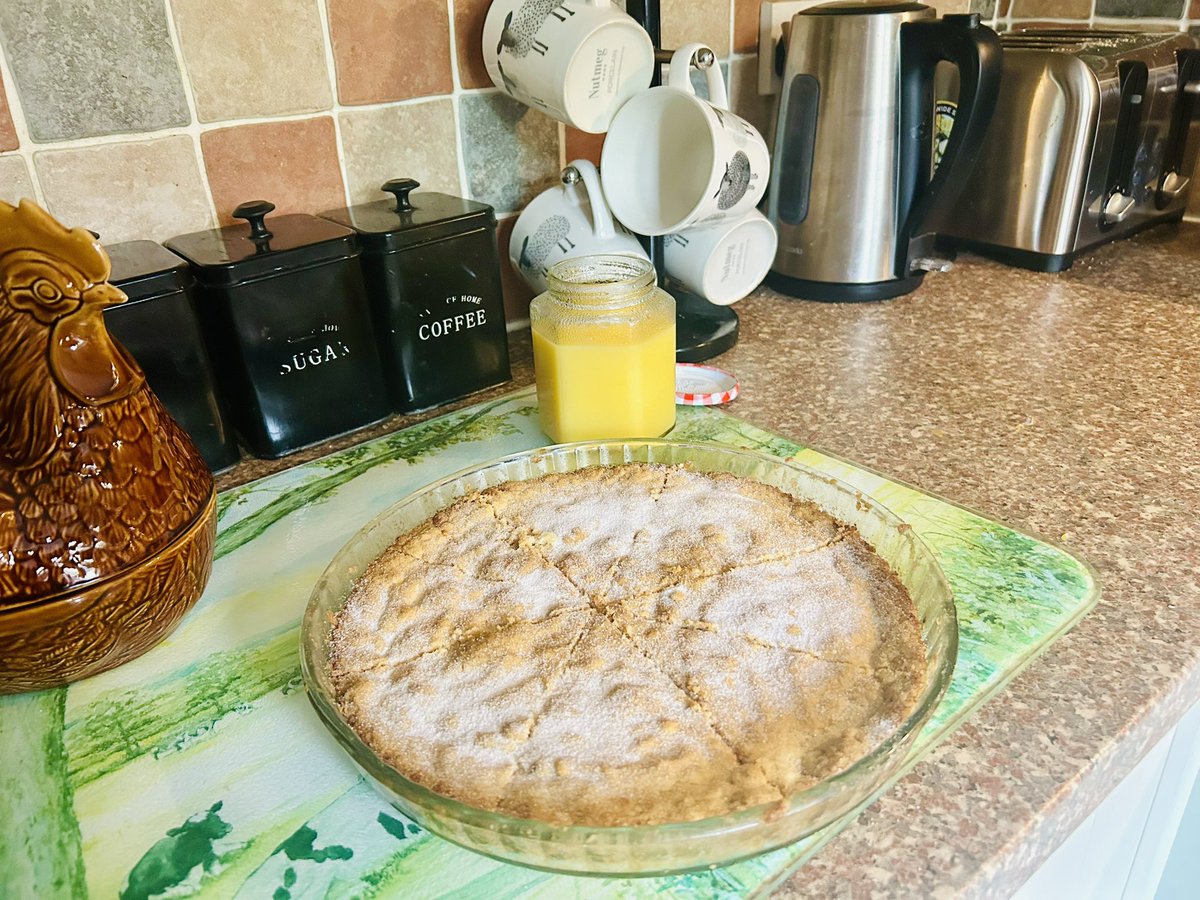 bernardsfarmuk's tweet photo. Homemade lemon curd & shortbread. Be rude not too (still warm π€€)
π©βπΎ ππ₯π π πππ π₯
#Homemade #LemonCurd #TheEggLady #Eggs #Shortbread #Farmhouse #Kitchen #Yum #Perfick https://t.co/llmJIoA62d