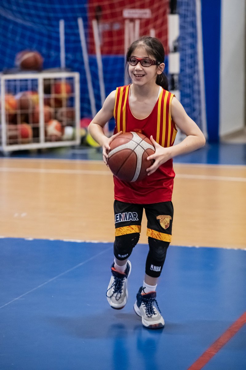 Göztepe Basketbol Akademisi çalışmaları ve kayıtları devam ediyor. F.Altay, Gaziemir ve Bayraklı'daki salonlarımızda çalışmalarımız devam etmektedir. Kayıt ve detaylı bilgi için 0533 148 1925 numaralı hattımızdan bize ulaşabilirsiniz. #Göztepe #Göztepebasketbol #Aslavazgeçme