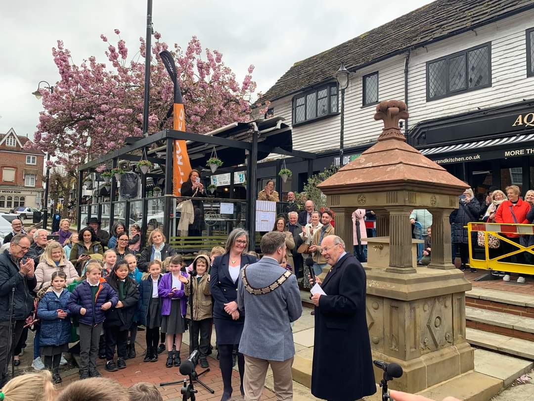 Thanks to @eastgrinstead the Jubilee Fountain is fully restored. An historic moment for a monument originally gifted to the town and a fine example of community collaboration. When we work together we get things done.  ❤️ @AboutEG @lucycdoyle