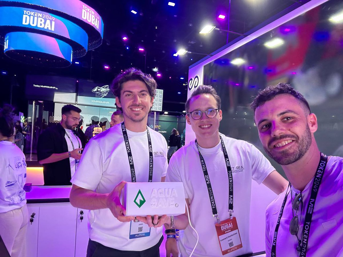 It's always great to see old friends at #TOKEN2049 ! 🙏 Had a good chat with @MaxThake & @dorloechter from @peaqnetwork. Always a pleasure with you & we wish you all the best for your upcoming launch. 🚀 You're doing an incredible job!