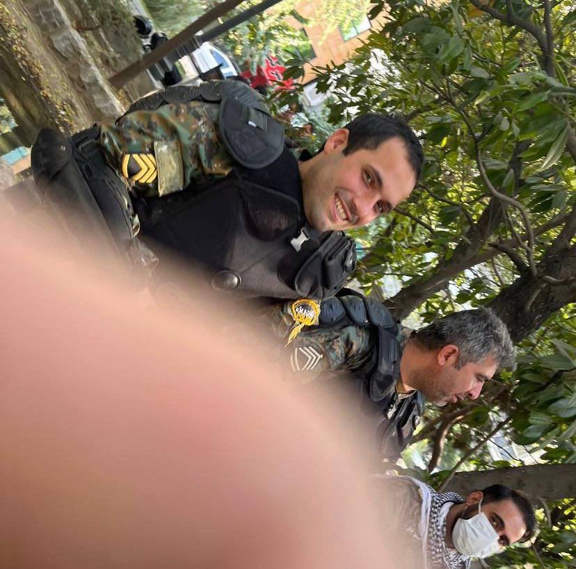 OutFarsi's tweet photo. عکس ایین بیشرفای خامنه ای رو تا میتونید پخش کنید‌.
#فقر_فساد_گرونی 
#جنگ_سرنگونی 
#IRGCterrorists‌ https://t.co/La2JlW7AuF