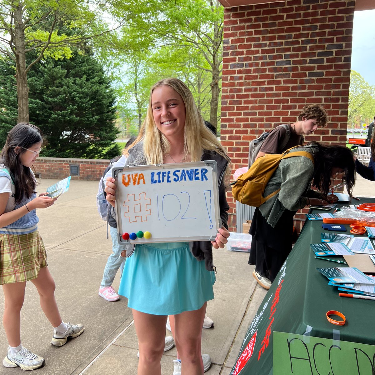 VirginiaSports's tweet photo. 𝙈𝙚𝙙𝙞𝙘𝙞𝙣𝙚

Athletes in Medicine teamed up with Project Life Movement for a two-day tabling event where they helped add 141 individuals to the Gift of Life Marrow Registry!

#GoHoos | #ACCUnityWeek https://t.co/QtCDnvBxsn