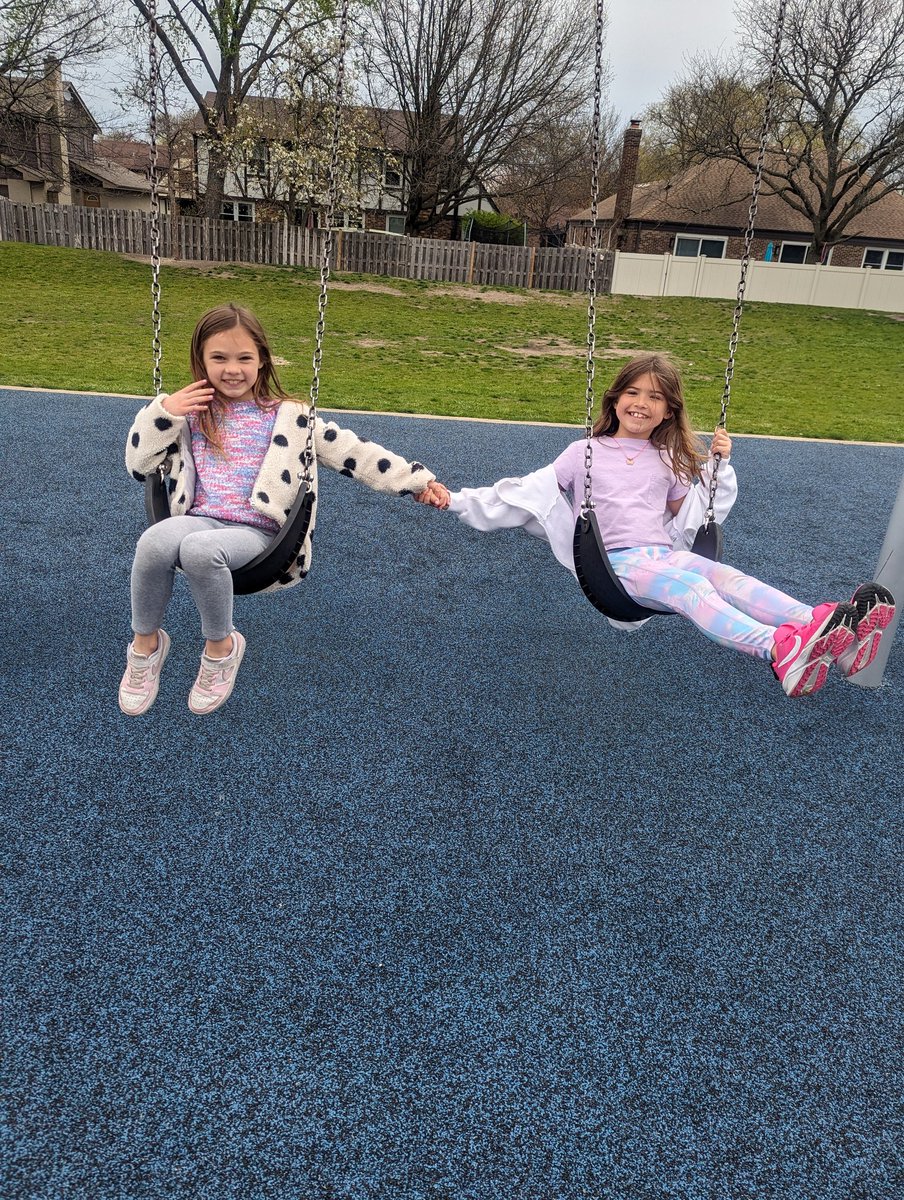 We are swinging into the weekend with friends 🥰 #IvyHillLeague