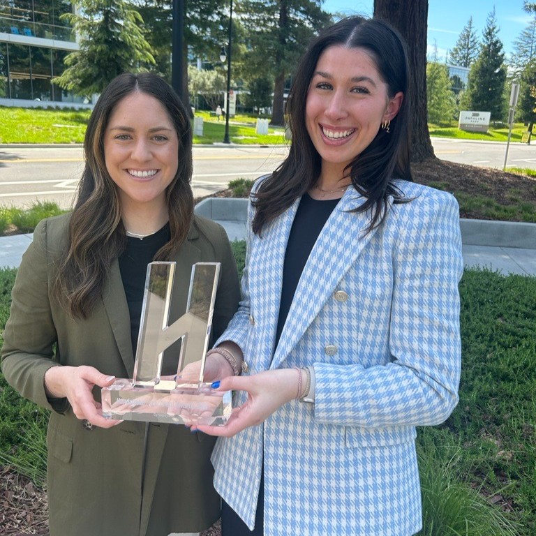 Our talent rep Zoe Kouretas proudly accepted a 2024 @joinHandshake award this week, recognizing Synopsys as a great place to work for early career job seekers. 🤝 🏆 Learn more about this meaningful accolade: bit.ly/3U0c70Z