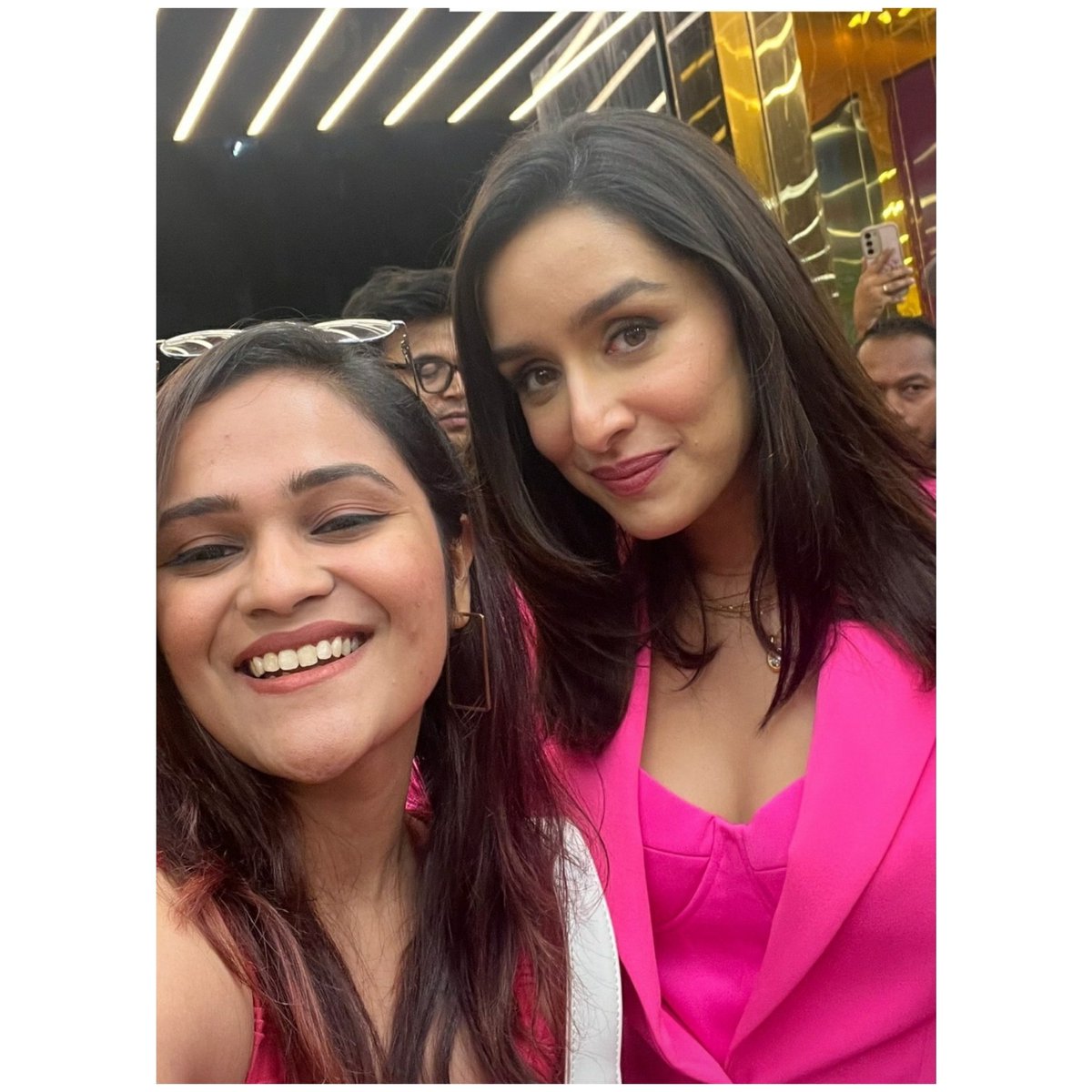 here4shraddha's tweet photo. @nikkiiiipawar Instagram story update.
Ft. @shraddhakapoor
#Shraddhakapoor #Shraddhagems #Shraddha #myglamm #Glamm #Hereforshraddha https://t.co/VrLkpodhVX
