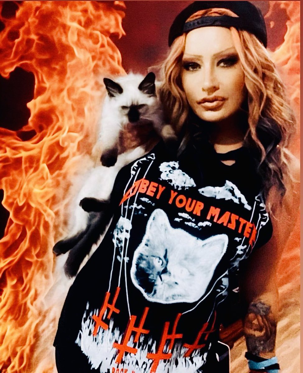 LizzyBorden6's tweet photo. Vampy 🦇😻🦇
Vampurrrrrrr 🦇🦇
We rescued Vampy under our deck and he soon became the inspiration for and on few of our tees.
He is our cat spokesmodel-
Obey Your Master tees/tanks/hoodie and more. Also seen is our other rescue Luna 😻😻
https://t.co/3kaGA7PAYD
#catls https://t.co/Zx7YKHU5cM