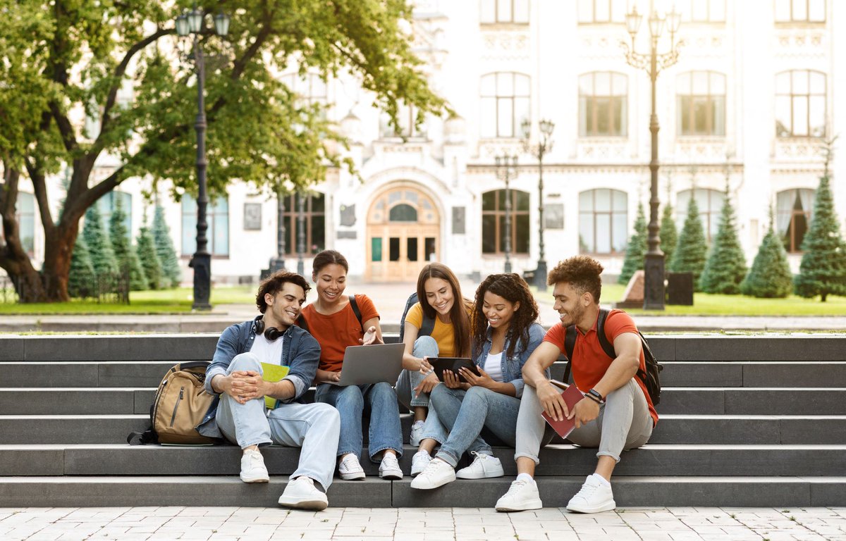 #QPLTeens: Take advantage of your Spring Break! Join the College Readiness team at Central Library, Cambria Heights, and the Far Rockaway Teen Library for a week of fun, informative programs on college prep and career skills. Learn More: app.learn.queenslibrary.org/e/es?s=1870564…