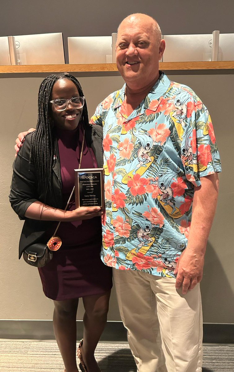 DreamLakeApopka's tweet photo. Such a great way to wrap up an AMAZING week here at DLE! Our very own, @CounseloratDLE  has been named Elementary School Counselor of the Year by The Orange County School Counselors Association! What an incredible achievement and SO well-deserved! #DLEPROUD  @OCPScounselors https://t.co/kJMd4bvqE2