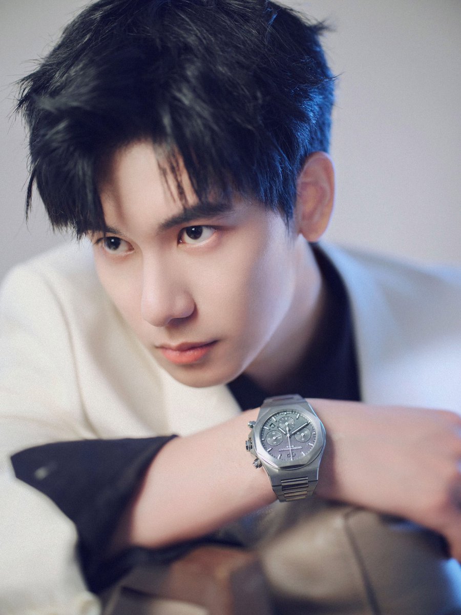 dramapotatoe's tweet photo. #HuXianxu for the 14th Beijing International Film Festival 

More - https://t.co/DeknnBHC2J https://t.co/PNZxNJihAj