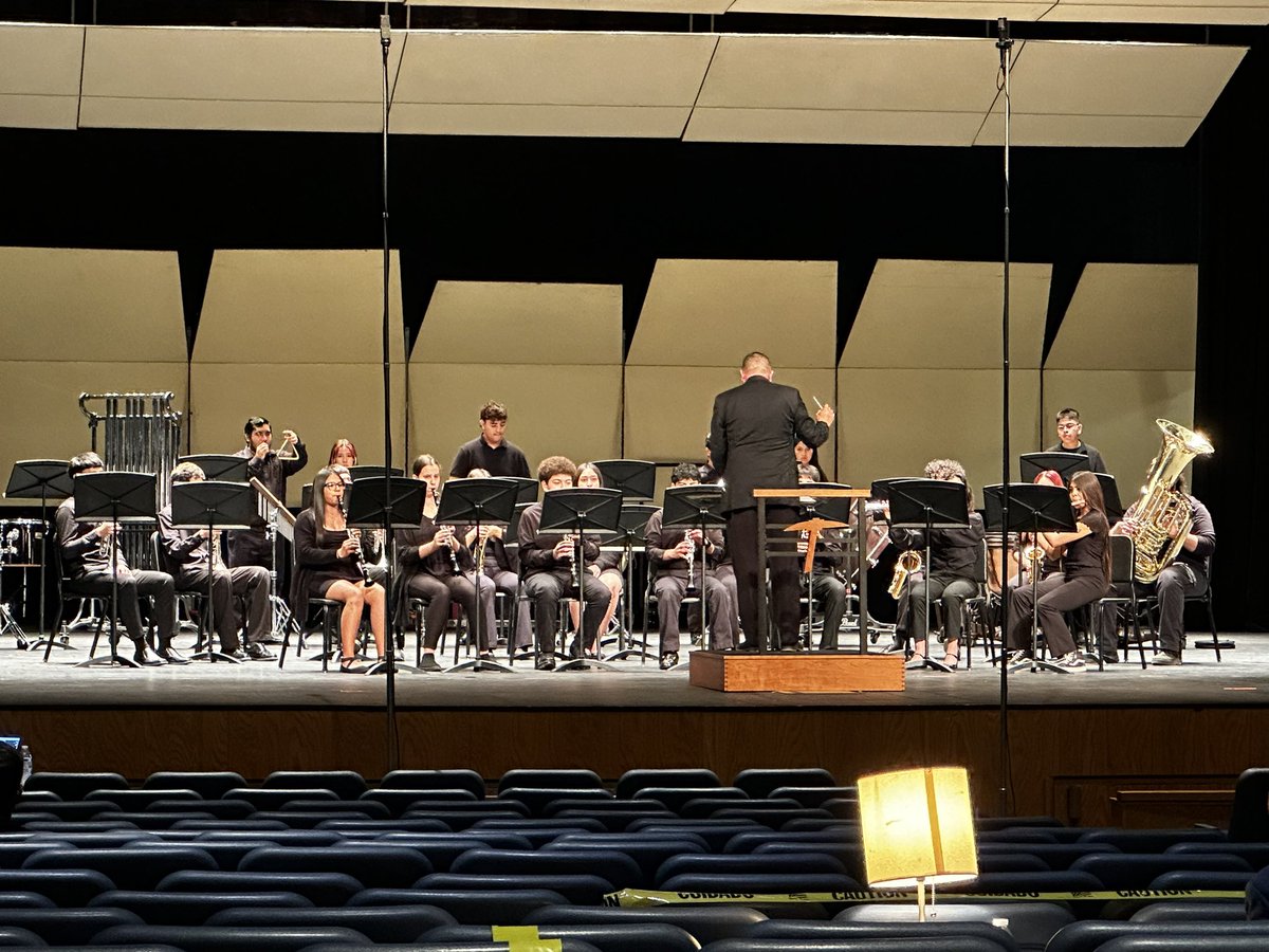 Riverside HS Non-Varsity Band performing at the Del Valle Wind Ensemble Contest hosted by UTEP. Conductors are JC Pineda and Sean Kilkenny. @YISDFineArts @YsletaISD