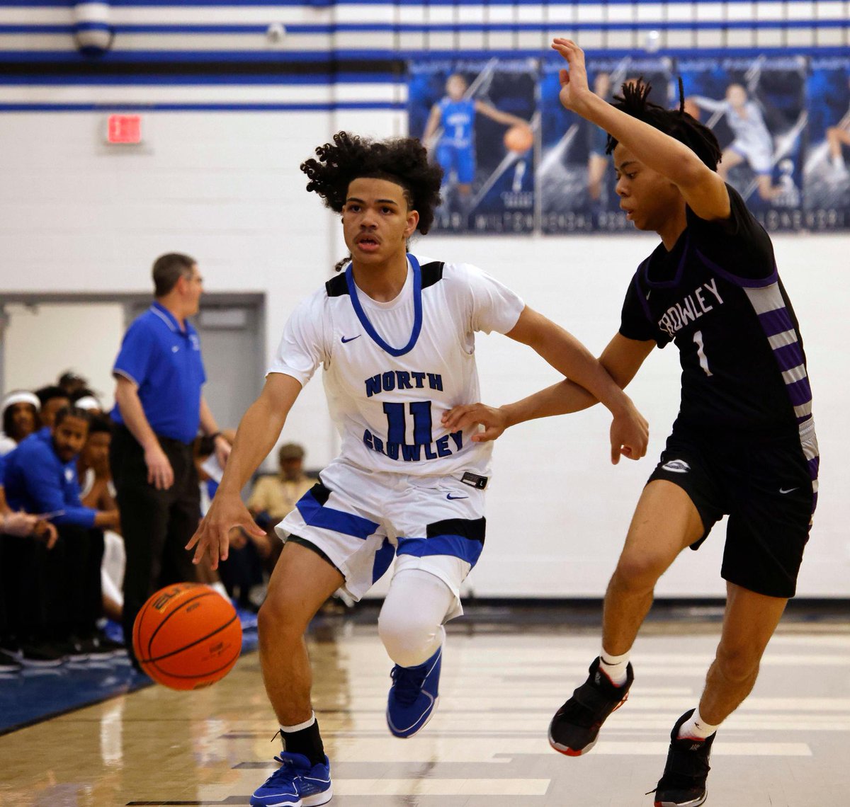 Introducing the 2023-2024 Fort Worth-area boys basketball Newcomer of the Year: North Crowley freshman Isaak Hayes. @isaakhayes22 Hayes averaged 10.3 points, shooting 41.3% from three and 81.8% from the free throw line. READ: star-telegram.com/sports/dfwvars…