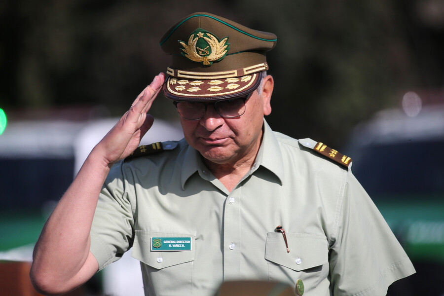 PeriodistaFigue's tweet photo. Chile. Agrupaciones de memoria y resistencia exigen renuncia de director general de Carabineros, Ricardo Yáñez, por violaciones a DDHH https://t.co/nYV1BufzBF https://t.co/Nybz0G771l